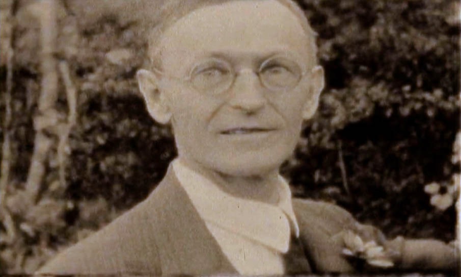 On the 50th anniversary of the death of Hermann Hesse - exclusive images at swissinfo.ch