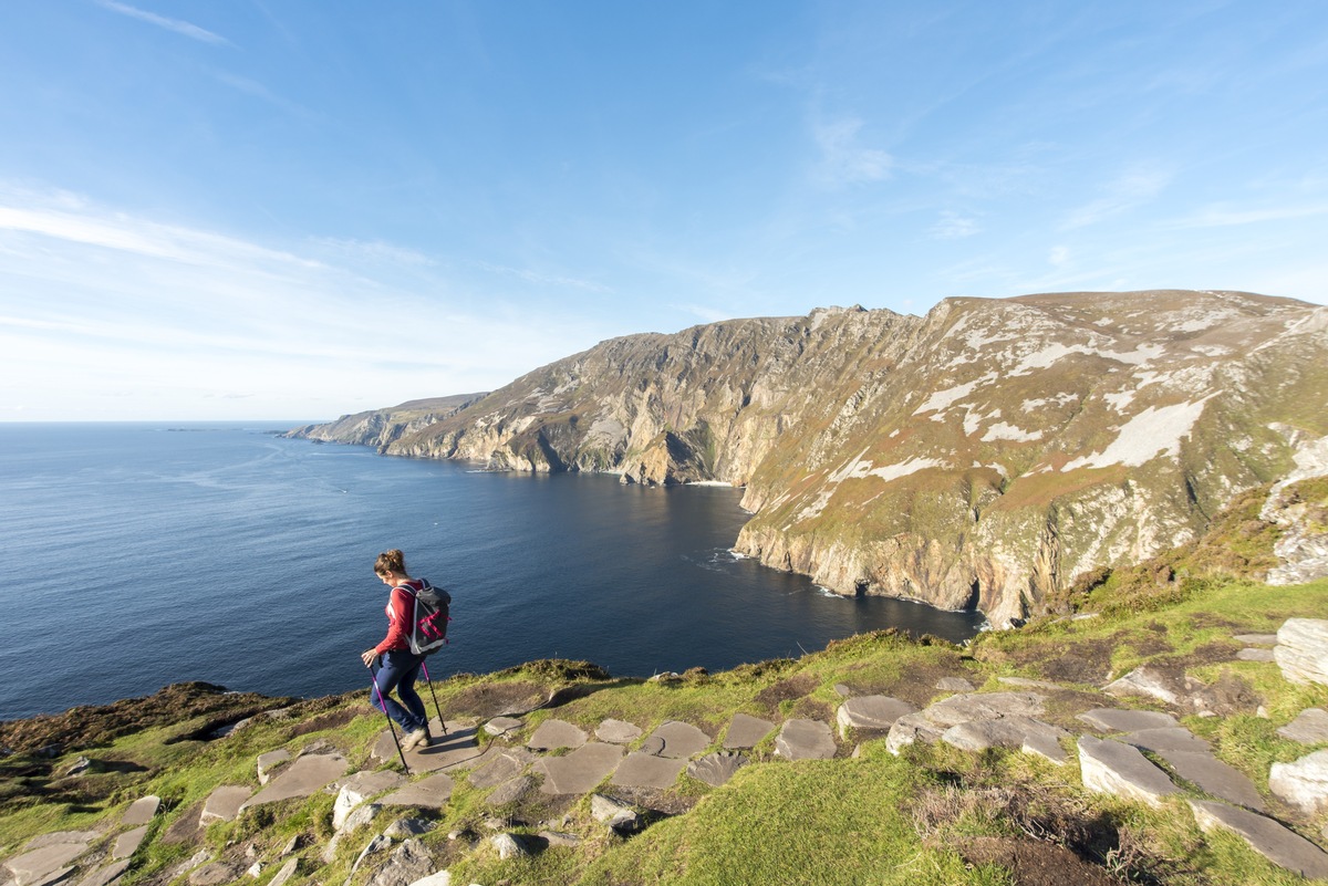 Sicher Solo-Reisen auf der grünen Insel / Alleinreisenden Frauen bietet Irland beste Voraussetzungen - nicht nur am Weltfrauentag