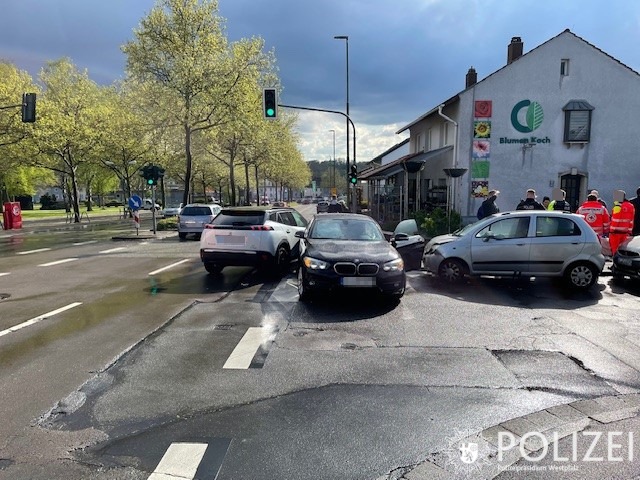 POL-PPWP: Verkehrsunfall mit drei Verletzten