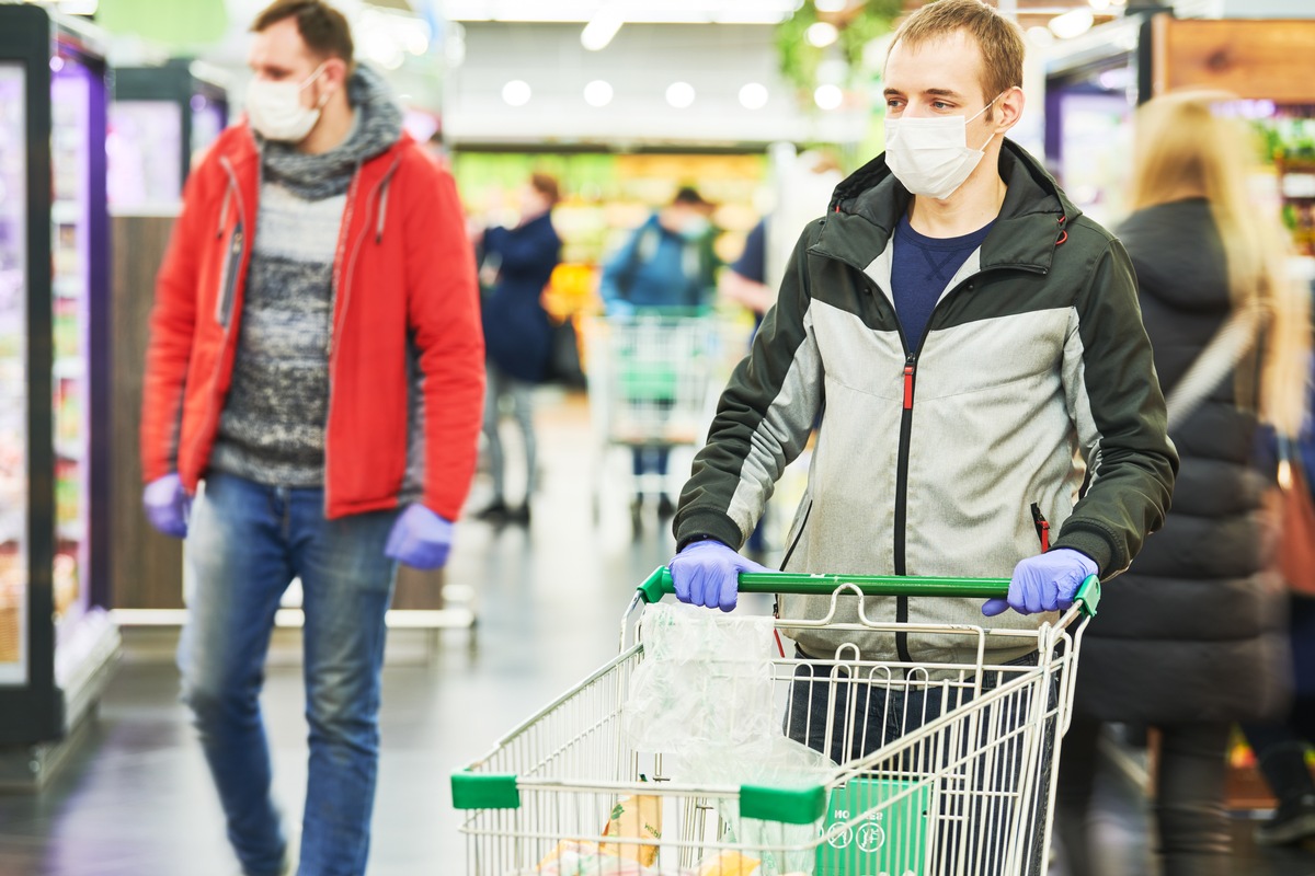 Deutliche Mehrheit der Deutschen bewertet Gesundheitsschutz höher als Grundrechte / ROLAND Rechtsschutz veröffentlicht den Rechtsreport 2021