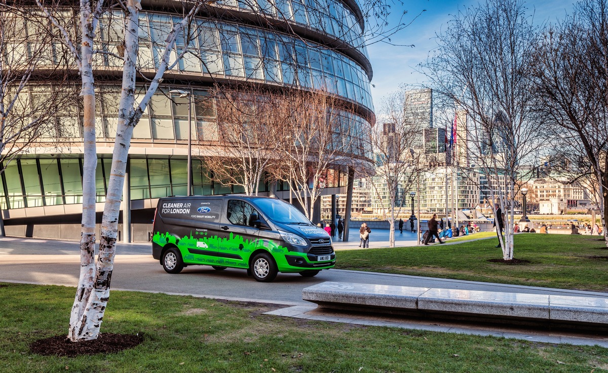 Ford Transit Custom PHEV-Testfahrzeuge in Valencia: Ford erforscht Verbesserung der Luftqualität (FOTO)