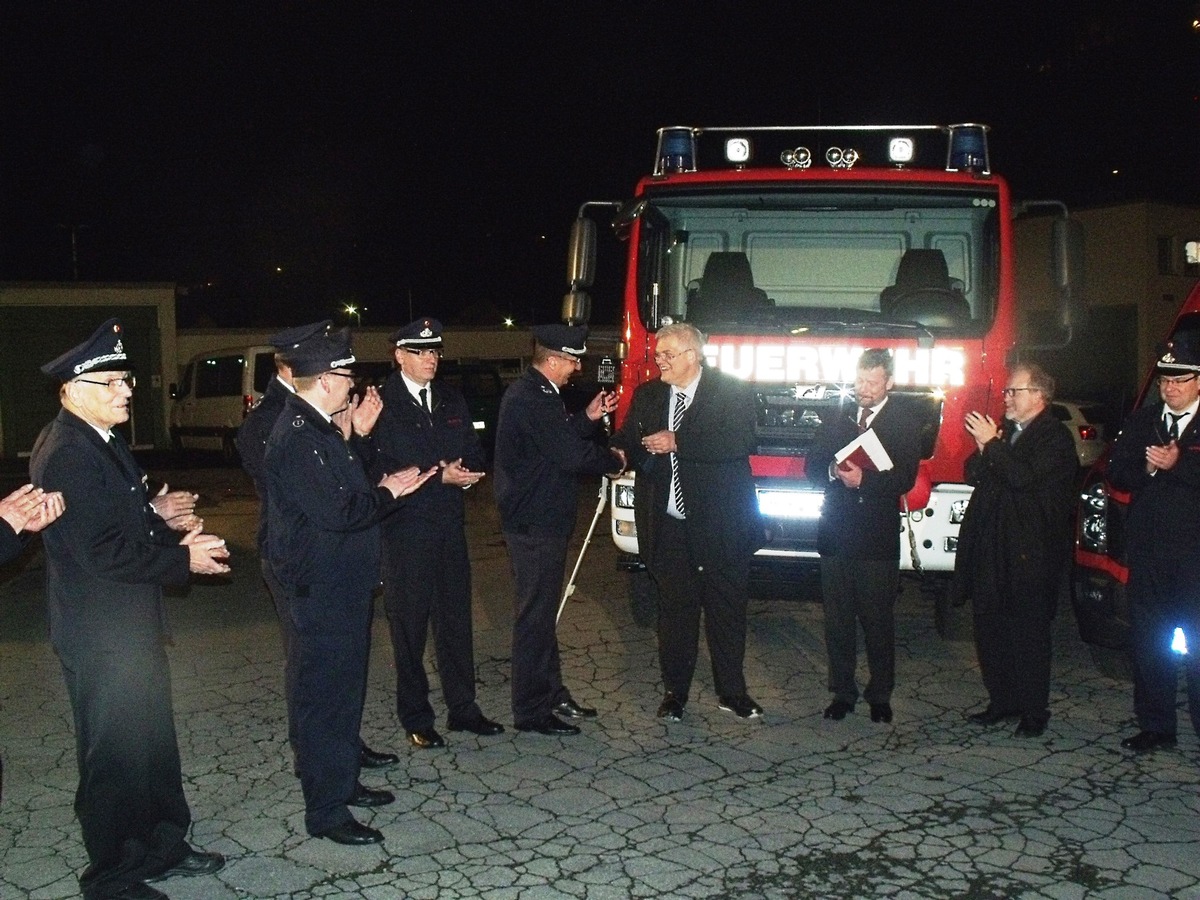 FW-AR: Zwei neue Einsatzfahrzeuge für die Arnsberger Feuerwehr