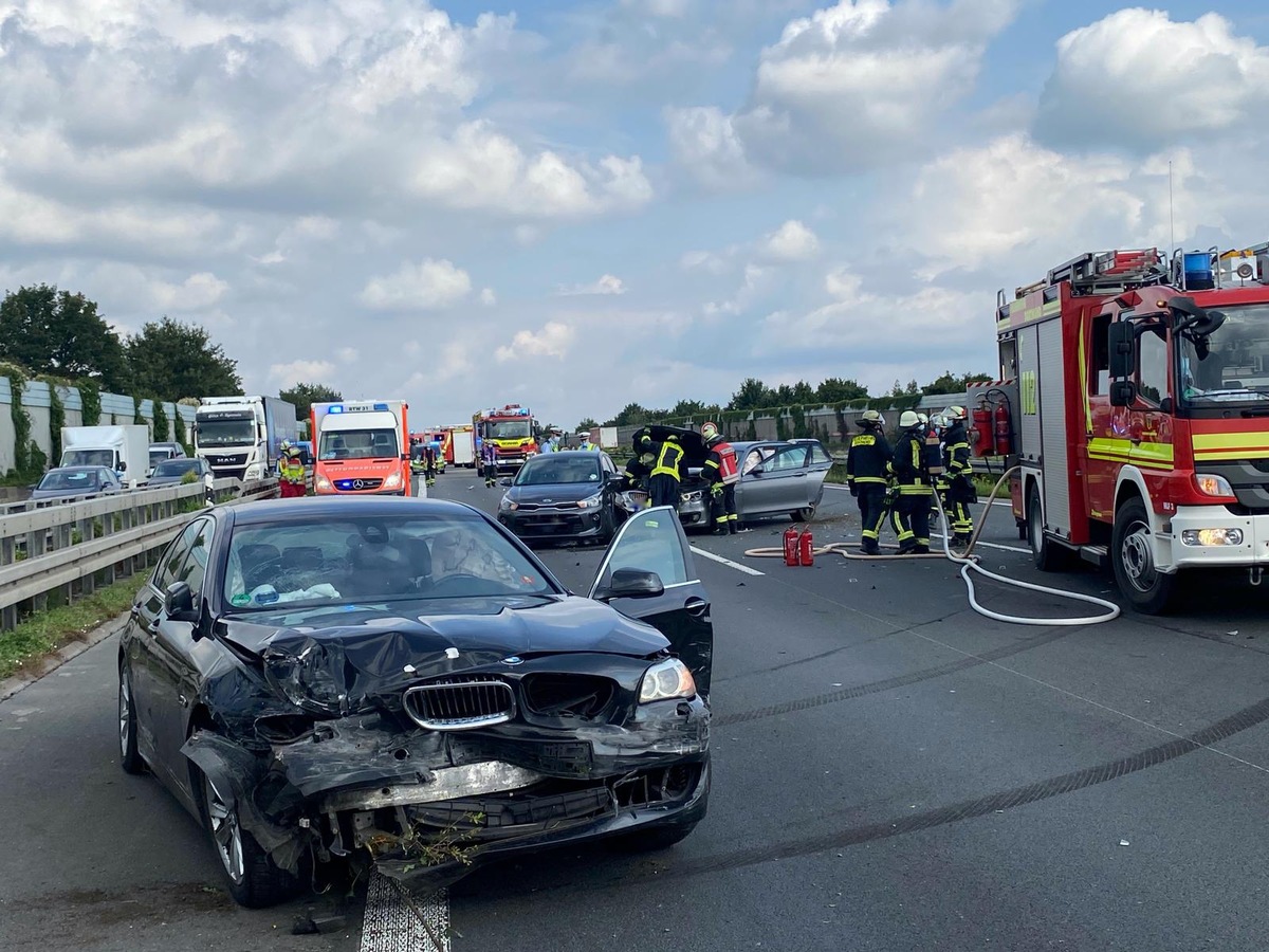 FW-DO: Dortmund-Mengede: Drei verletzte Personen nach Verkehrsunfall auf der BAB 2