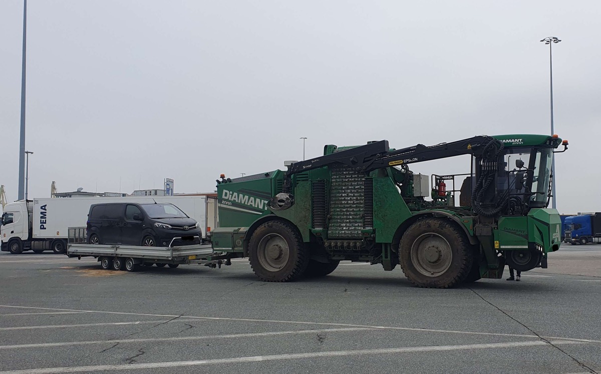 LWSPA M-V: Ungewöhnliches Gespann im Rostocker Überseehafen