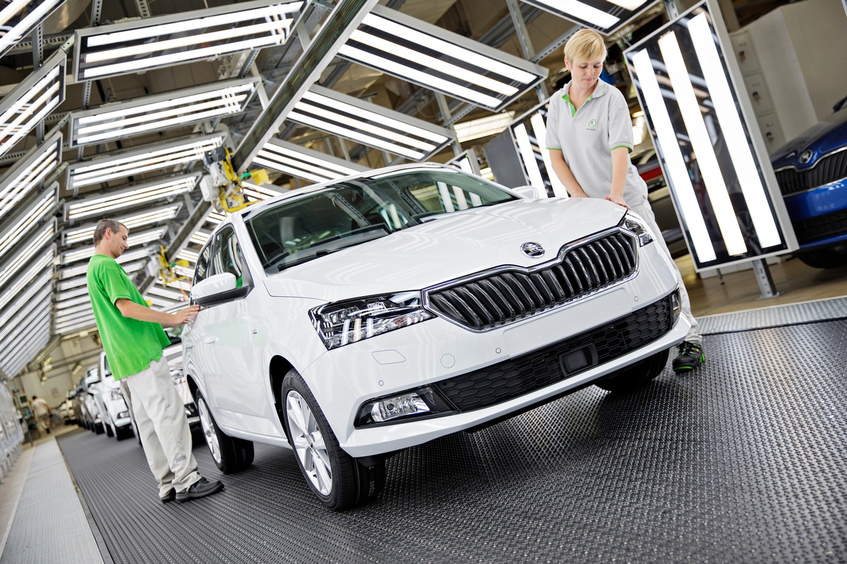 Produktionsbeginn des aufgewerteten SKODA FABIA in Mladá Boleslav (FOTO)