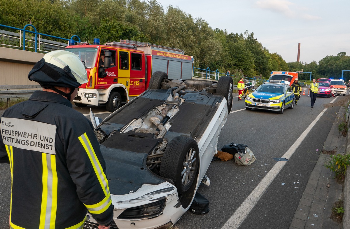 FW-BO: Fahrzeug überschlägt sich auf der A 448 - Fahrer verletzt