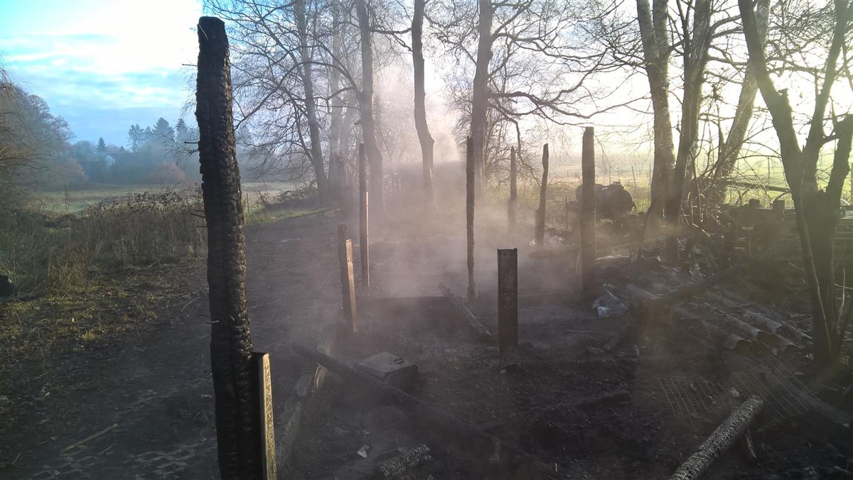 POL-PDKL: Brand eines Pferdeunterstandes in Schönenberg-Kübelberg