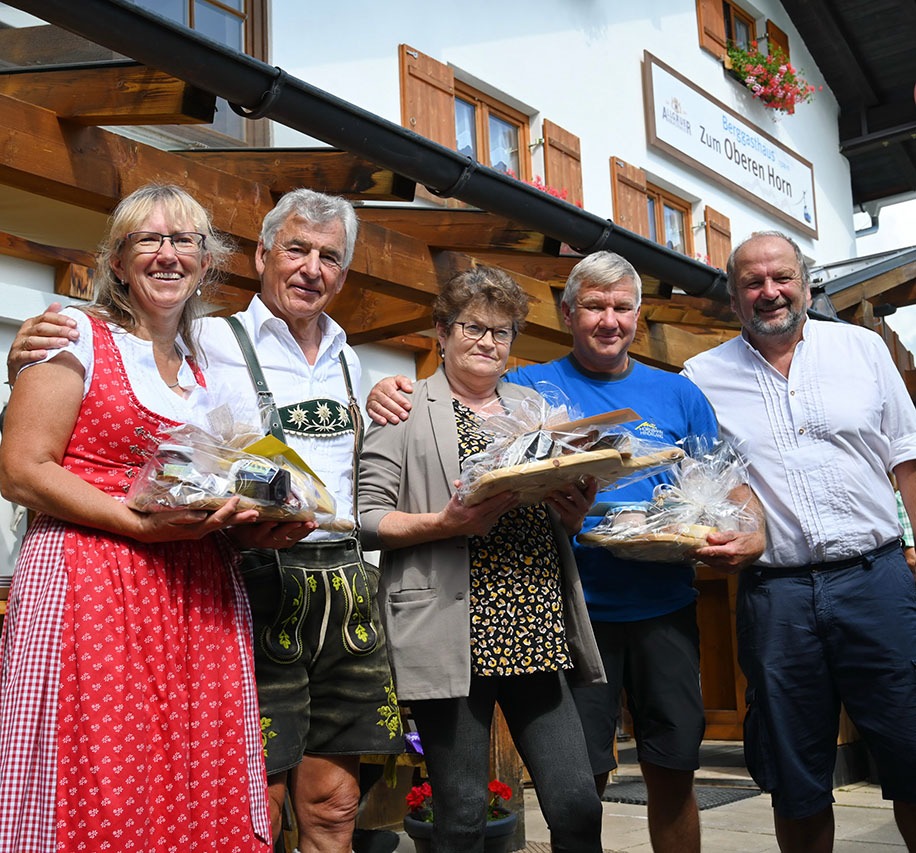 Bei Kaiserwetter und zu zünftiger Musik: Hornbahn Hindelang feiert 75-jähriges Bestehen