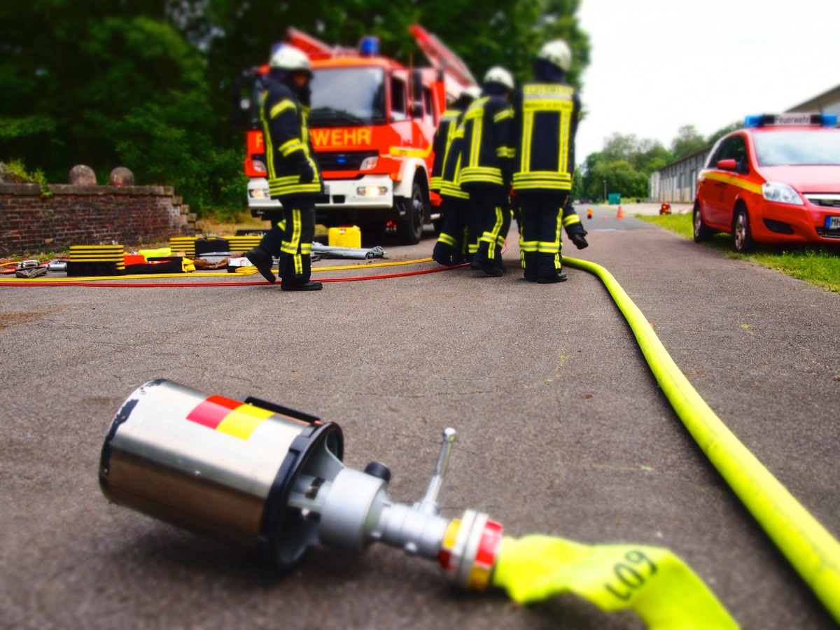 FW-MH: Zwei Feuerwehreinsätze am heißen Samstag #fwmh: