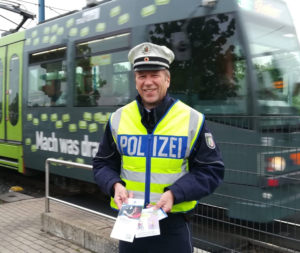 POL-BI: Zwischenbilanz Landesweiter Kontrolltag &quot;Ablenkung im Straßenverkehr&quot;