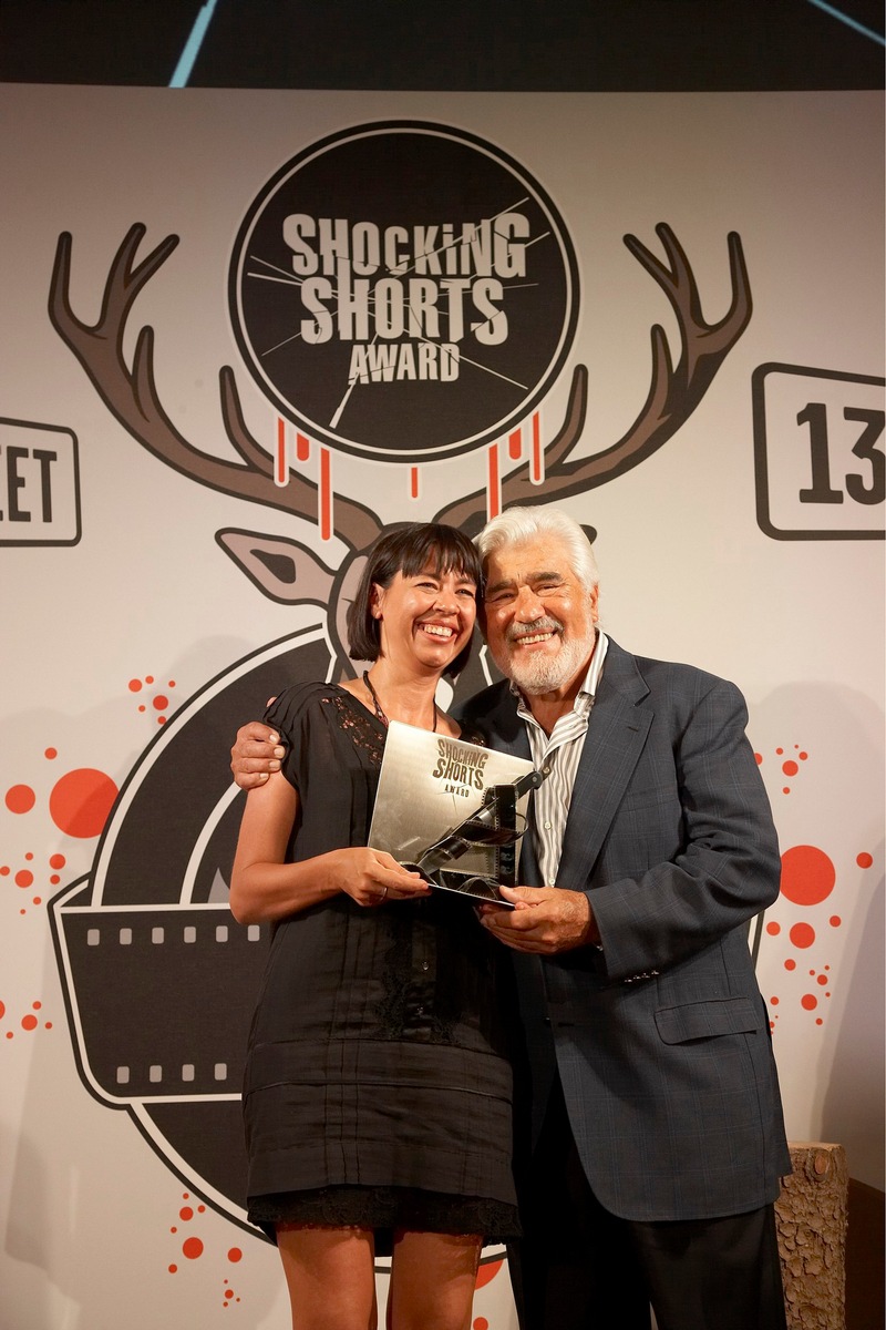 Der &quot;Shocking Shorts Award 2009&quot; des Senders 13TH STREET ging an Julia Zimanofsky - Mario Adorf überreichte der Jungregisseurin den 13TH STREET-Kurzfilmpreis (mit Bild)