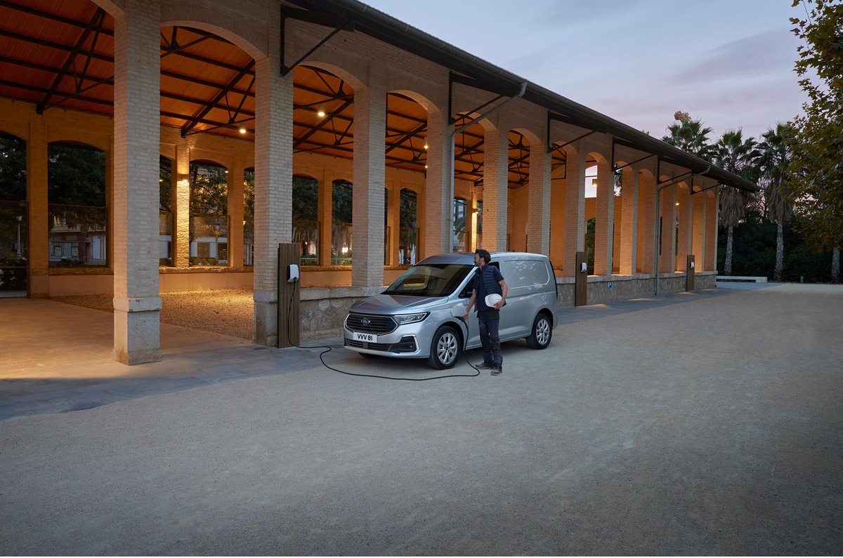 Ford Pro dévoile le nouveau Transit Connect équipé d&#039;une motorisation PHEV