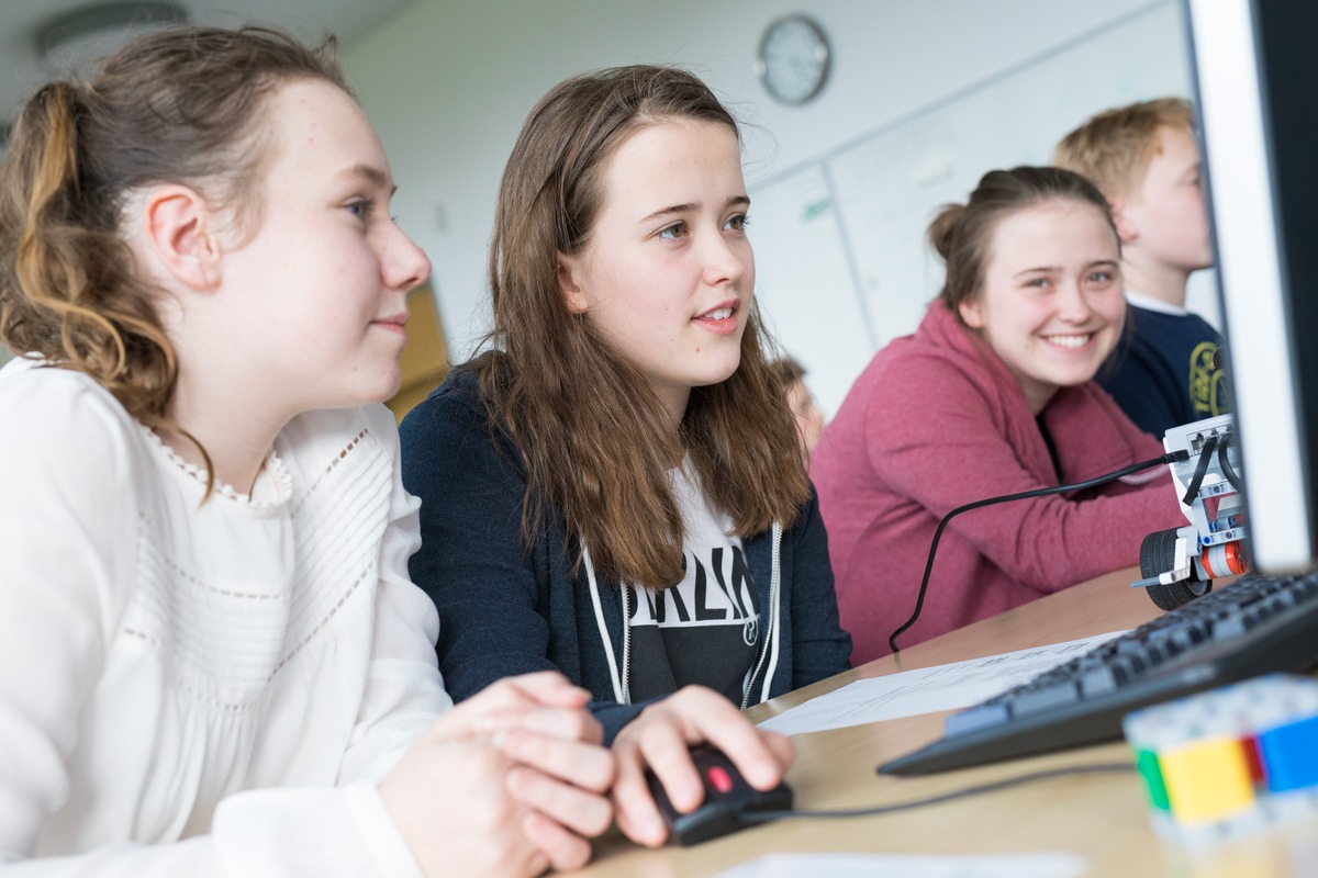 openHPI: Neue kostenlose Onlinekurse für Informatikunterricht in Schulen