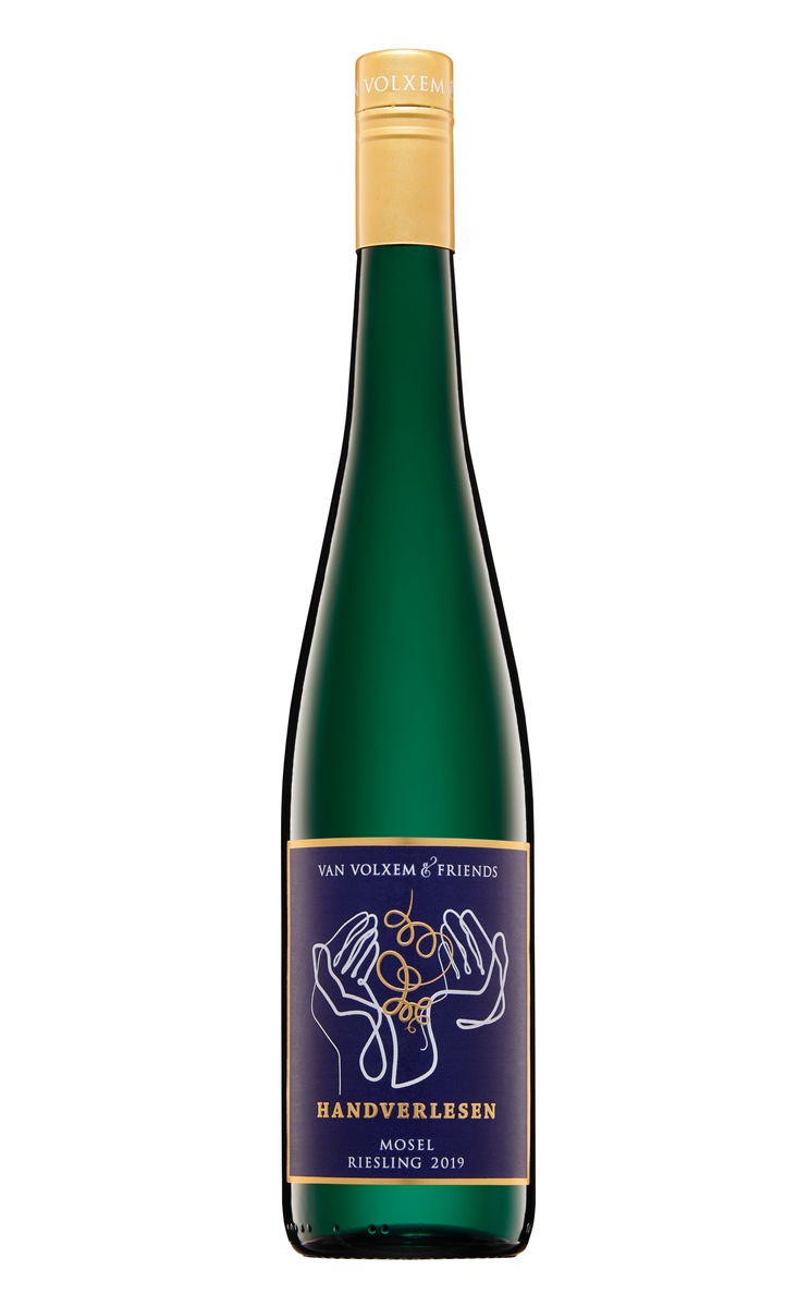 Lidl listet Riesling von Spitzenwinzer Van Volxem &amp; Friends ein / &quot;Van Volxem &amp; Friends - Handverlesen&quot; ab April bundesweit in allen Filialen sowie im Lidl-Onlineshop