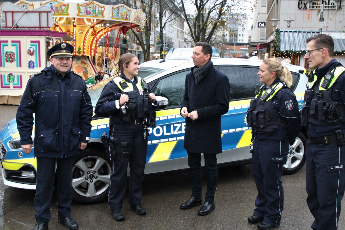 POL-SI: Polizei mit verstärkten Kräften auf dem Weihnachtsmarkt - Waffengesetz verbietet jetzt auch Messer und schafft für Polizei neue Kontrollmöglichkeiten - #pol-siwi