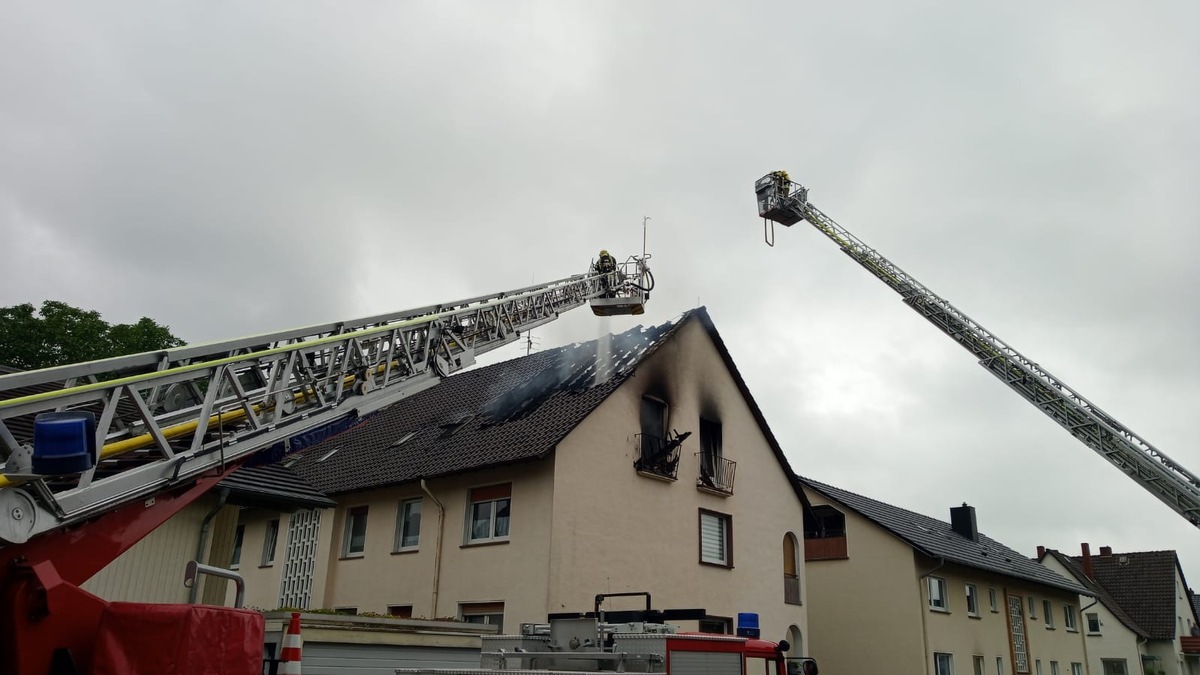 FW Lügde: Feuerwehr Lügde unterstützt Feuerwehr Bad Pyrmont