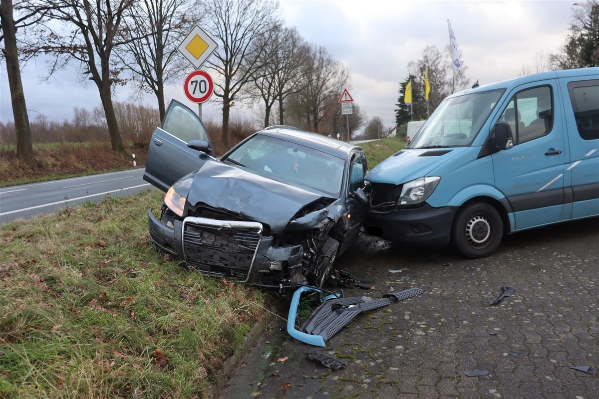 POL-HF: Müdigkeit als Unfallursache- Mehrere Fahrzeuge beschädigt