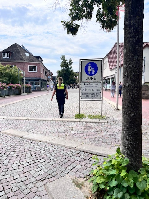 POL-ROW: ++ Radfahrer und Fahrer von E-Scootern in der Fußgängerzone - Polizei verstärkt Kontrollen ++