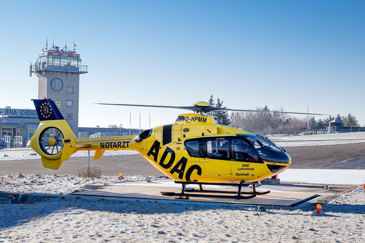 „Christoph 70“ fliegt 2023 zu 922 Einsätzen / Einsatzzahlen der ADAC Luftrettung in Jena