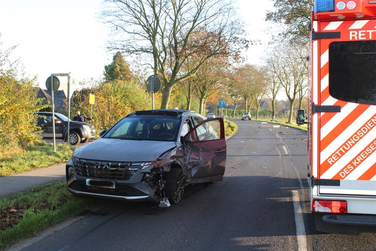 POL-KLE: Bedburg-Hau - 36-Jährige gerät mit Auto in Gegenverkehr / Zwei Verletzte nach Kollision