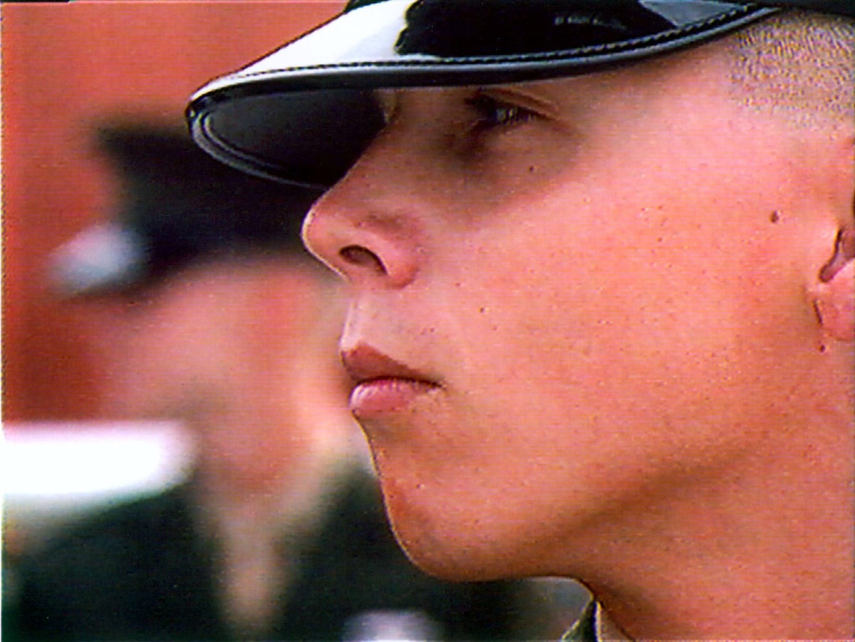 &quot;24 Stunden&quot; Folge: &quot;Im Camp der Ledernacken: Ein Deutscher bei den Marines&quot; am 07.11.2000 um 00:55 Uhr in SAT.1