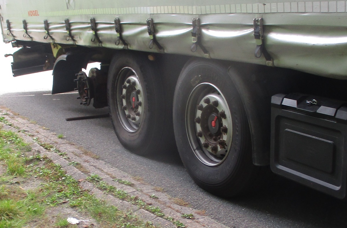 POL-DH: --- Rehden-Diepholz, Verkehrsunsicherer Lkw - Diepholz, Überholer flüchtet - Kirchdorf, Pedelec-Fahrer leicht verletzt ---