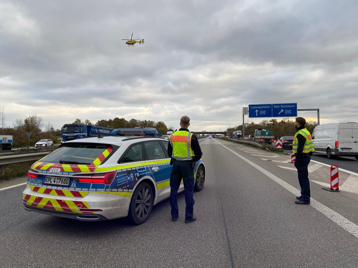 POL-PDNW: Autobahnpolizei Ruchheim - Unfall auf BAB 61 sorgt für zeitweise Sperrung der Richtungsfahrbahn Süden