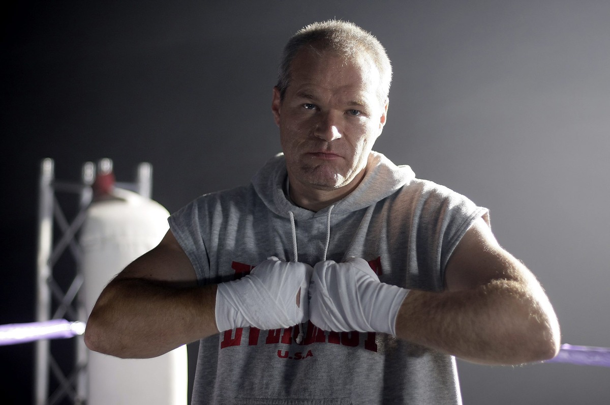 Ring frei: &quot;SciFight&quot; mit Uwe Boll / Der polarisierende Regisseur stellt sich seinen Kritikern und Fans im Live-Chat des Senders Sci Fi