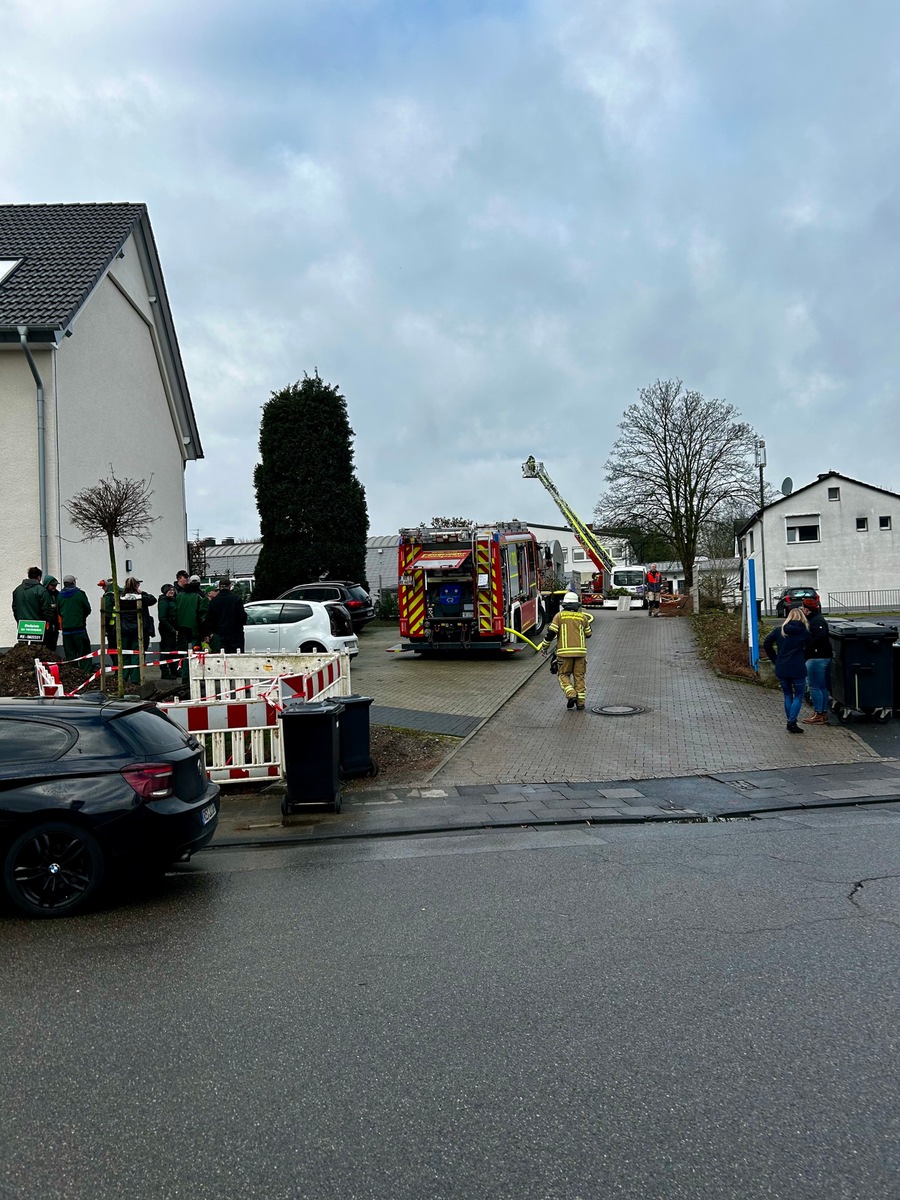 FW-RE: Brand in Förderwerkstatt - eine verletzte Person