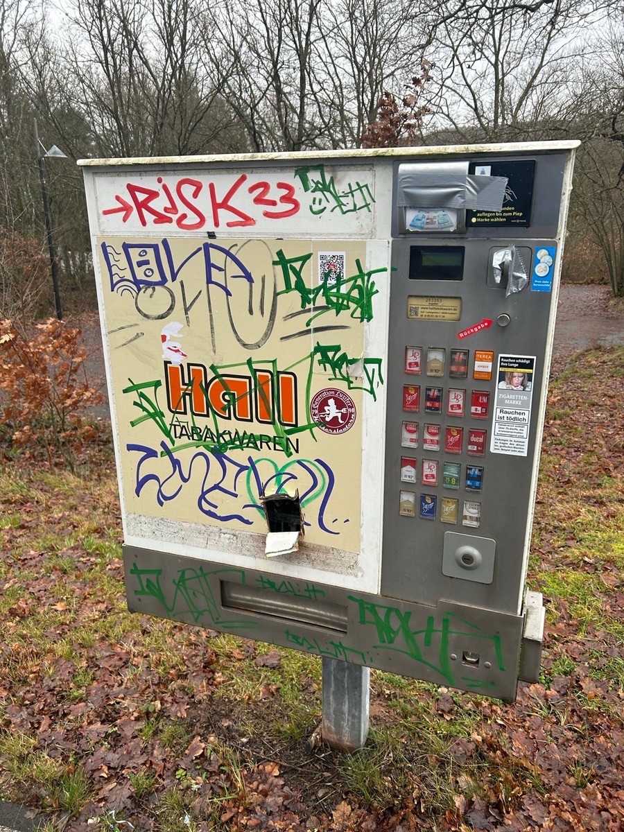 POL-PDTR: Diebstahl aus Zigarettenautomat - Zeugen gesucht!