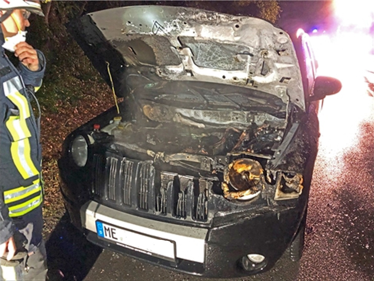 POL-ME: Motorbrand in gasbetriebenem Fahrzeug beendete die Fahrt - Langenfeld - 2012103