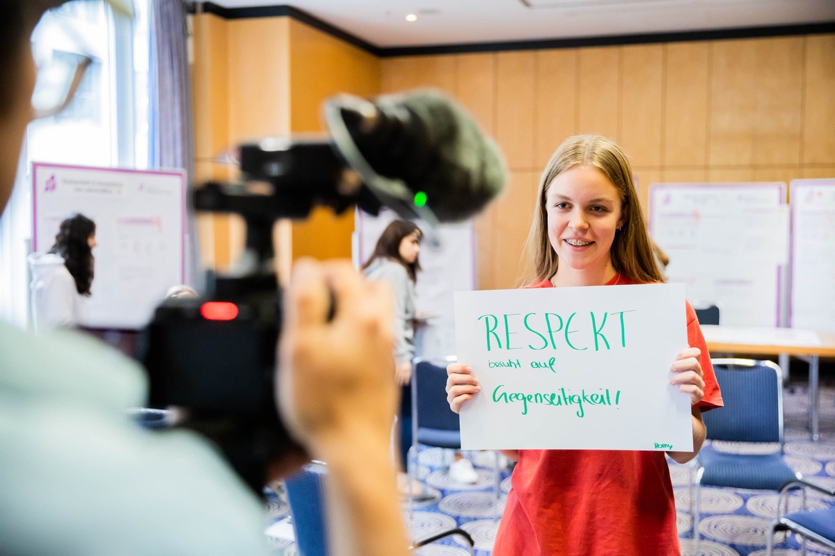 Tag der Bildung: Einladung zu Presse- und Fototerminen in Berlin, Bonn und Calw