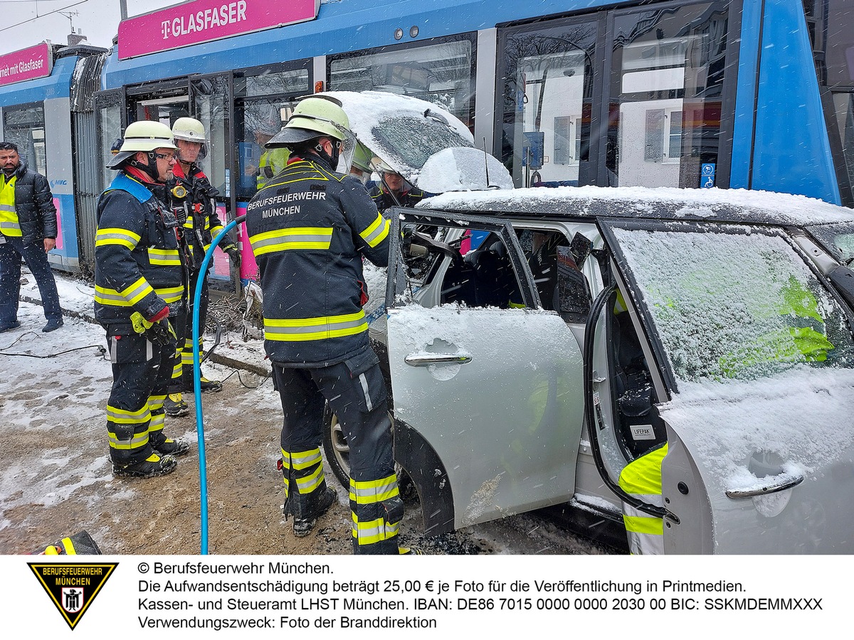 FW-M: Trambahnunfall mit Verletzten (Pasing)