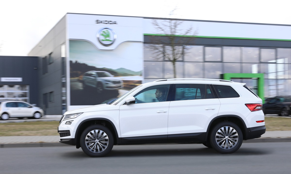 Doppelpremiere: SKODA KODIAQ und SKODA OCTAVIA feiern am 4. März bundesweit Einführung im Handel (FOTO)