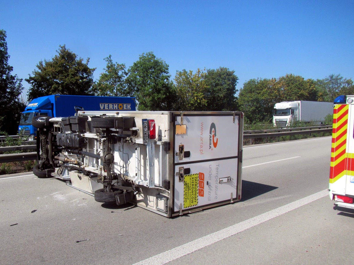 POL-VDMZ: Eingeschlafen, Unfall und wieder keine Rettungsgasse