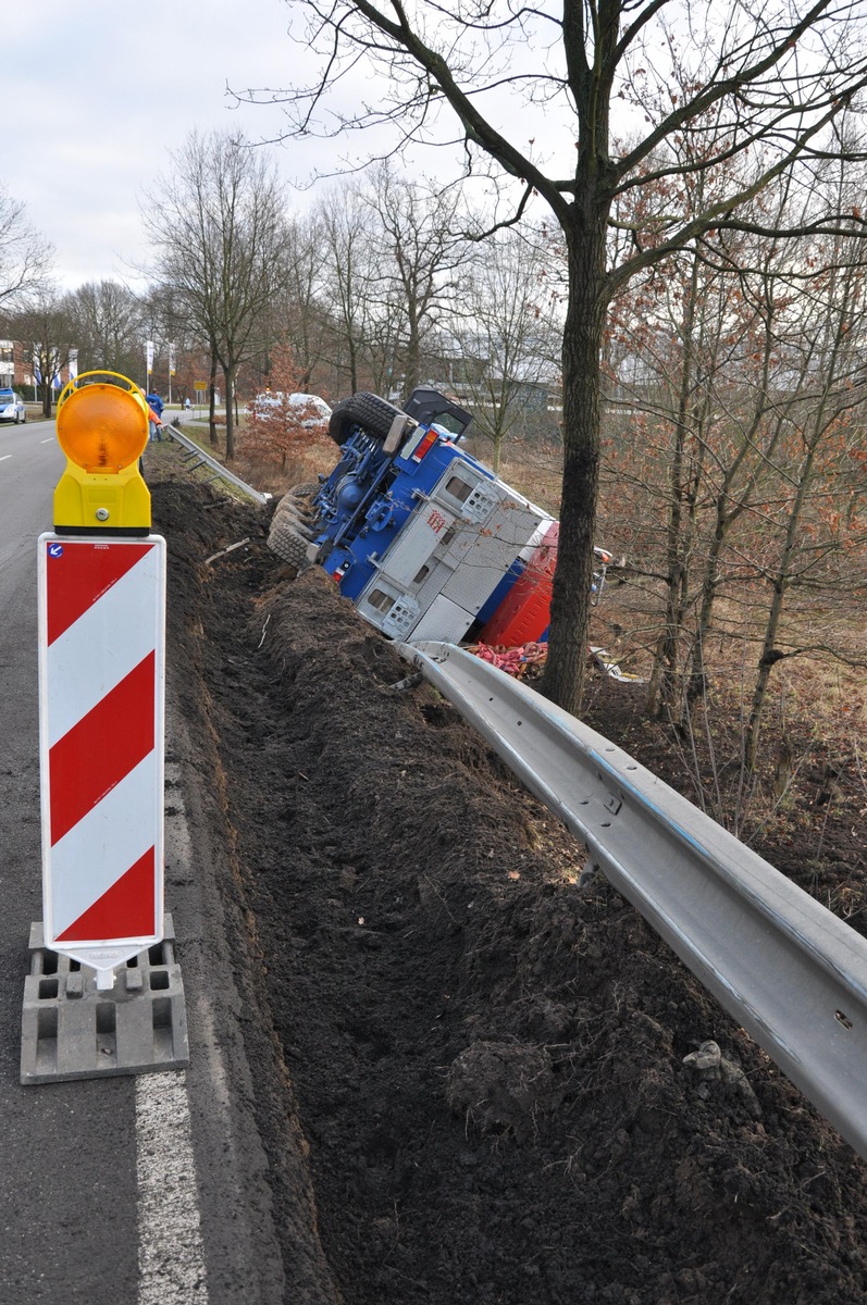 POL-WL: Kran von der Fahrbahn abgekommen