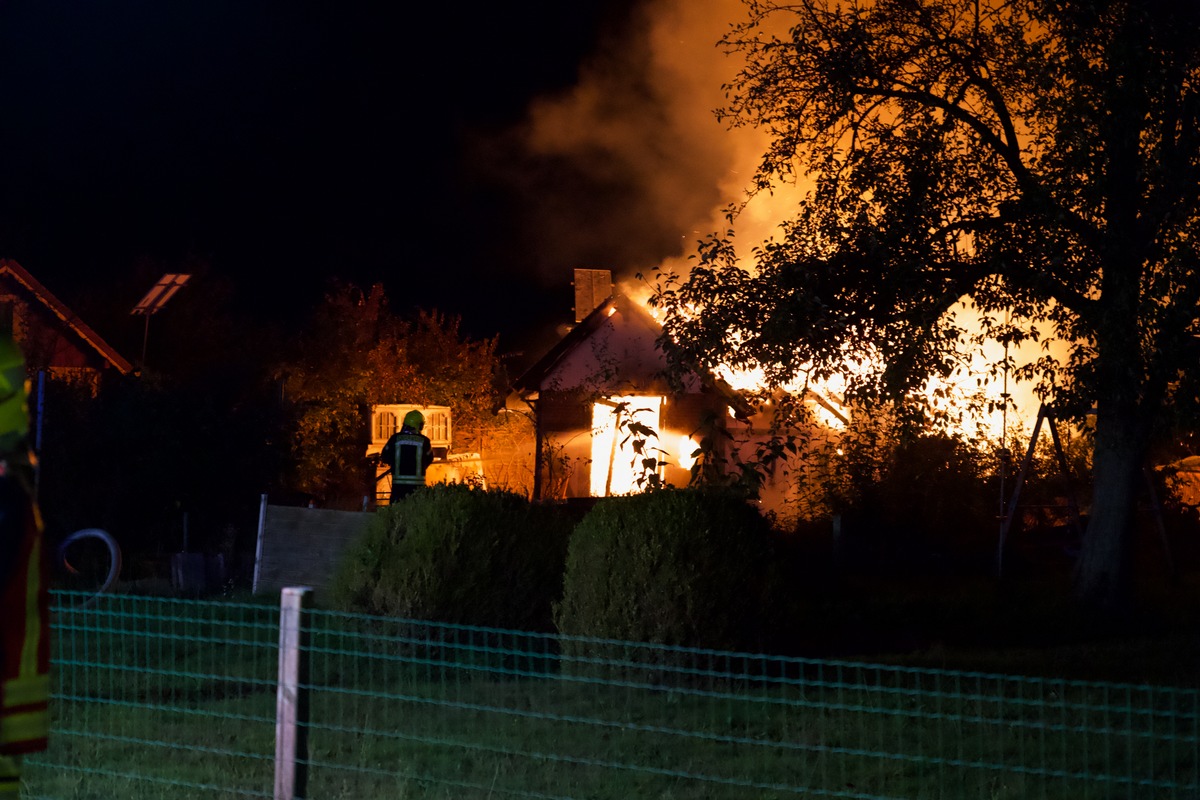 FW Flotwedel: Löschzug Langlingen löscht Brand in Schrebergarten an der K51