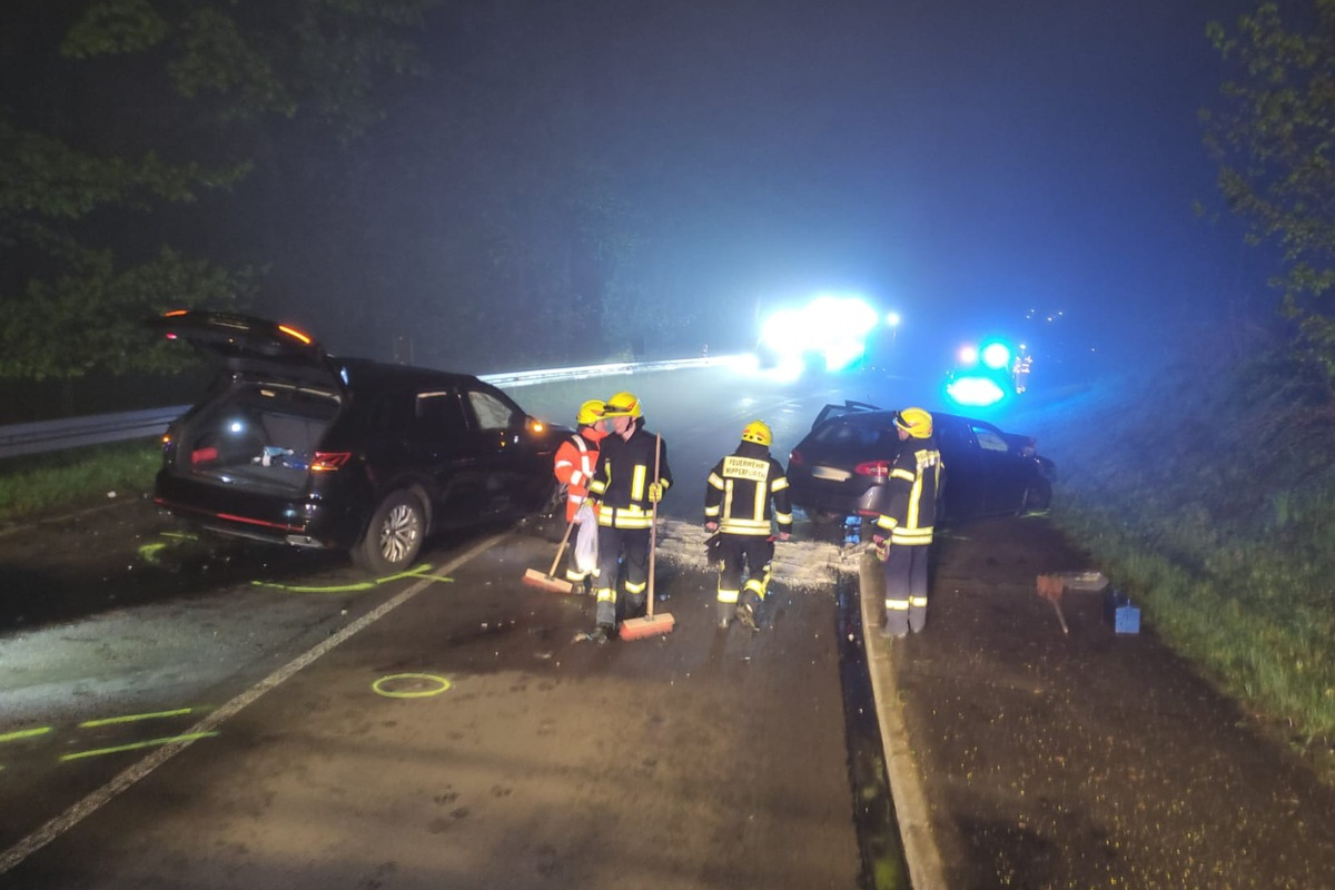 FW Wipperfürth: Einsatz | Öl und Benzin nach Verkehrsunfall [TH1]