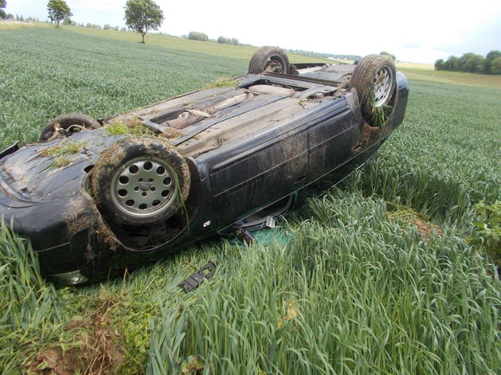 POL-PDLD: Mit Auto überschlagen