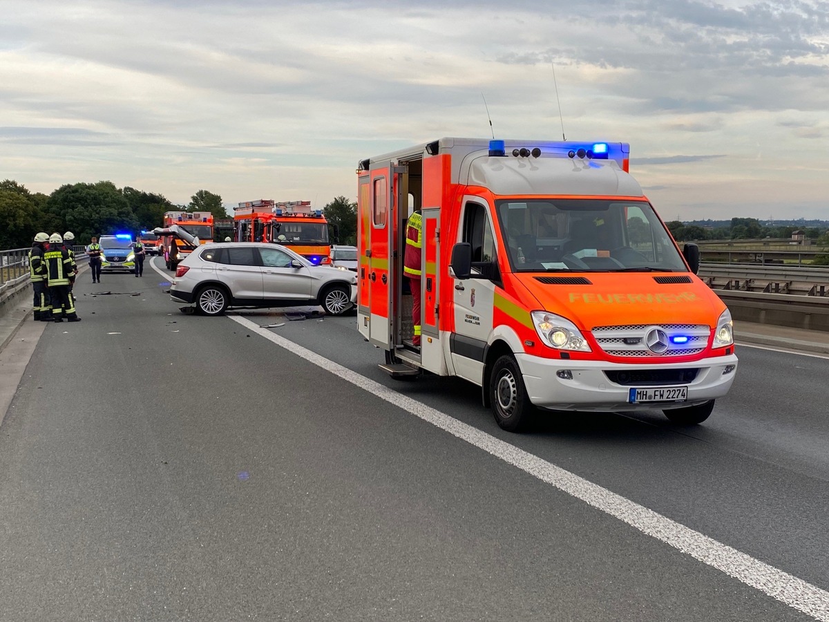 FW-MH: Verkehrsunfall mit einer verletzten Person