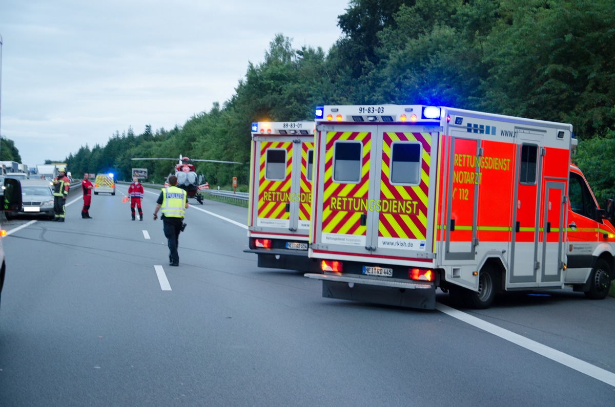 FW-RD: Zwei Verkehrsunfälle auf der A7 - 6 verletzte Personen Auf der Autobahn A7, Rendsburger Kreuz und der Anschlussstelle Warder, kam es am Donnerstag (19.08.2021) zu Verkehrsunfällen