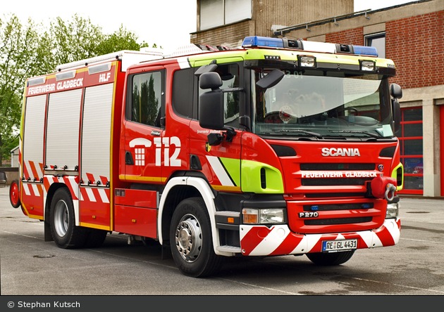 FW-GLA: Brand auf einem Balkon in Gladbeck-Ost