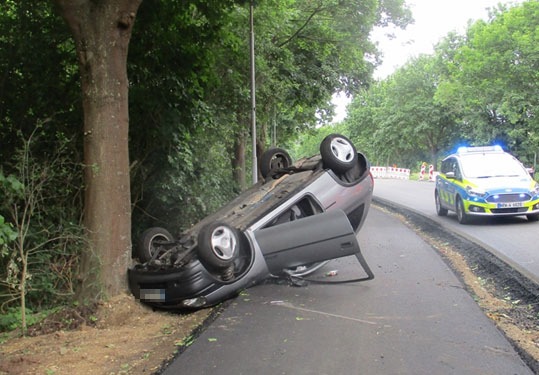 POL-REK: 210621-5: Auto überschlug sich nach Bremsmanöver