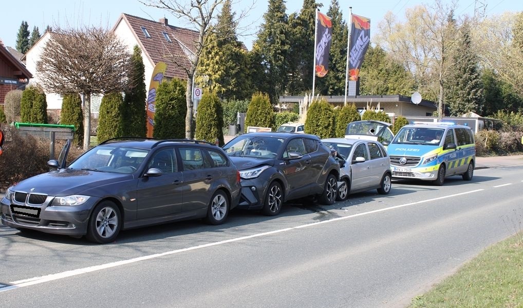 POL-MI: Zwei Auffahrunfälle auf der Dehmer Straße