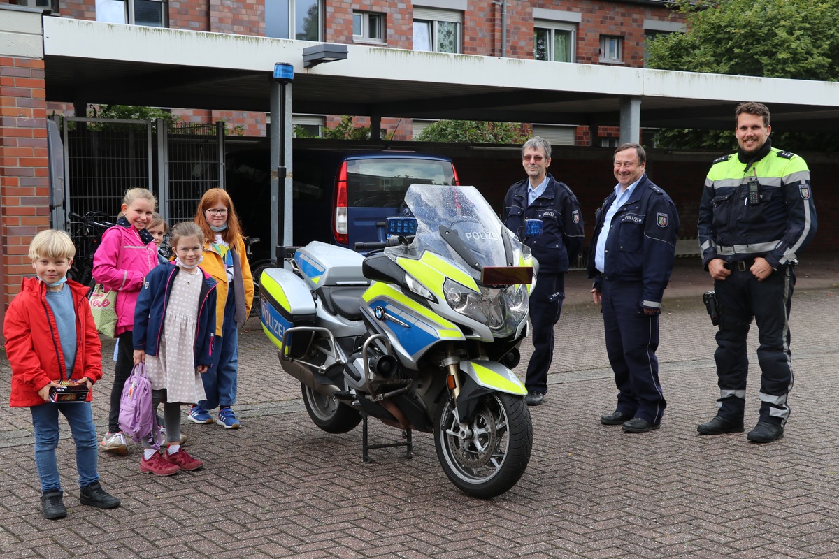 POL-NE: Nachwuchspolizisten zu Besuch bei der Polizei in Meerbusch