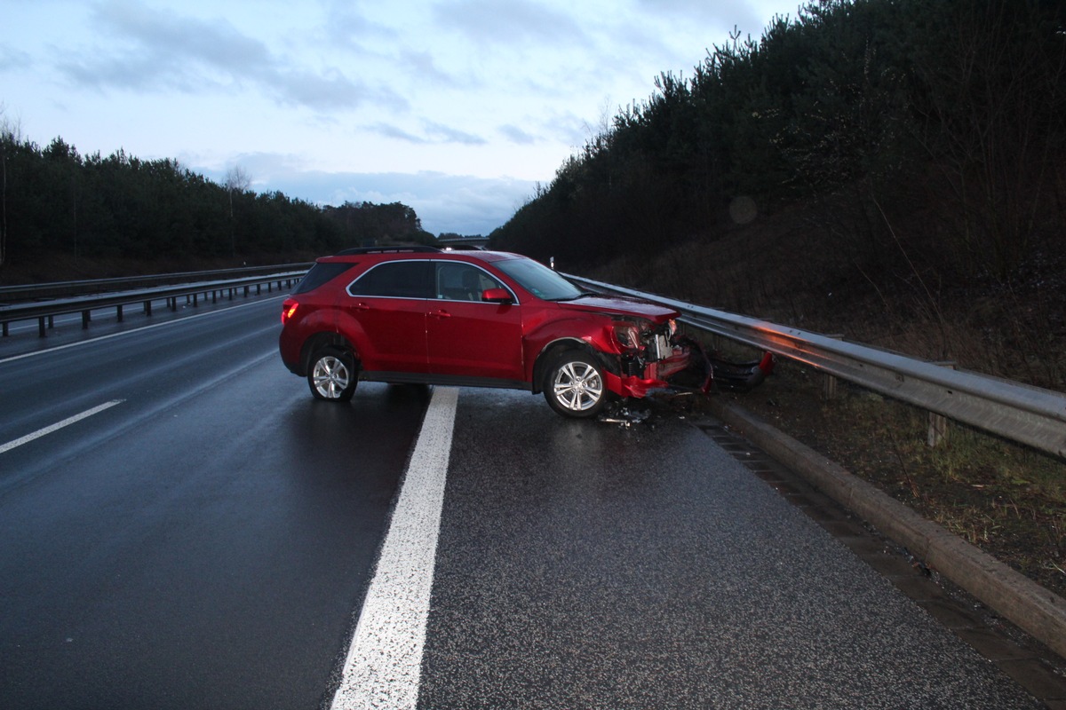 POL-PDKL: Starkregen und Hagelschauer machen Autofahrern zu schaffen