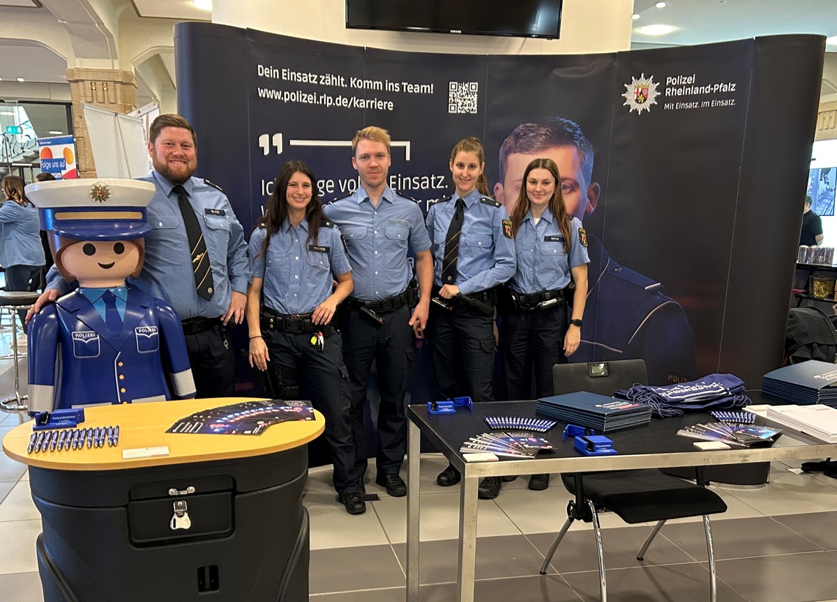 POL-PDLD: &quot;Katapult&quot; - Messe für Beruf und Bildung in der Jugendstil-Festhalle - Nachwuchswerber der Polizeidirektion Landau im Einsatz