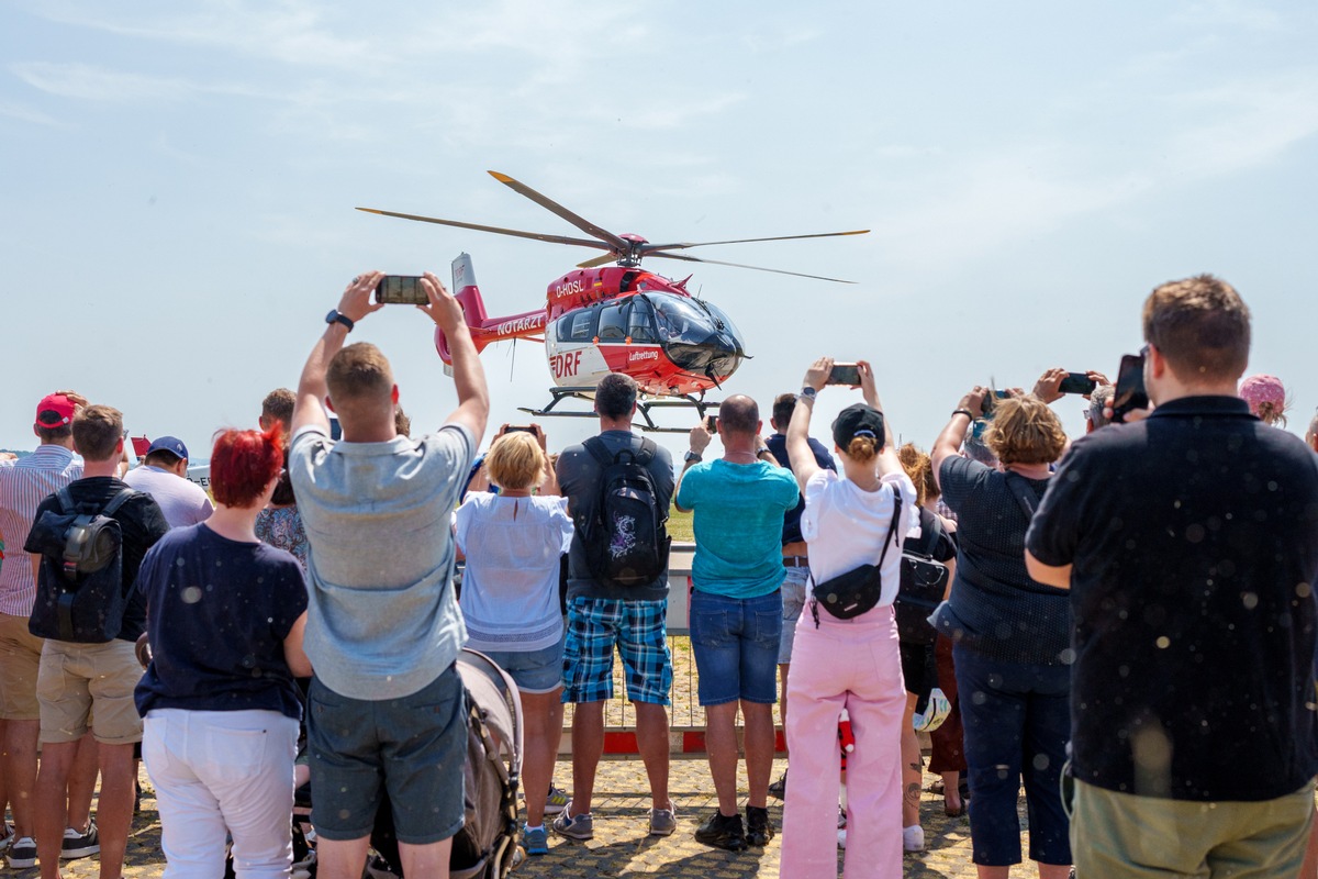 DRF Luftrettung feiert Jubiläumsjahr in Stuttgart / Großes Interesse am Tag der offenen Tür bei Christoph 51