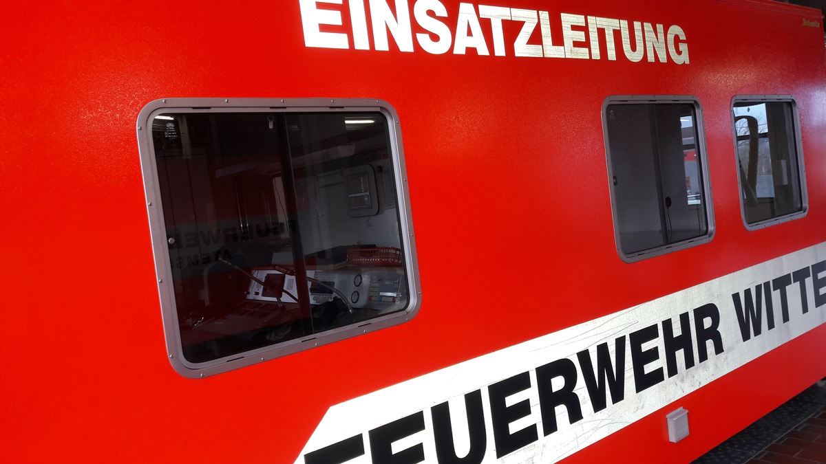 FW Witten: Säureaustritt in einem Gebäude