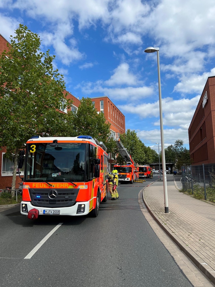 FW Hannover: Brand in einem Abstellraum in der Südstadt